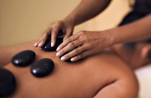 HOT STONE MASSAGE – 60 MINUTES